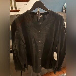 Women’s button up blouse